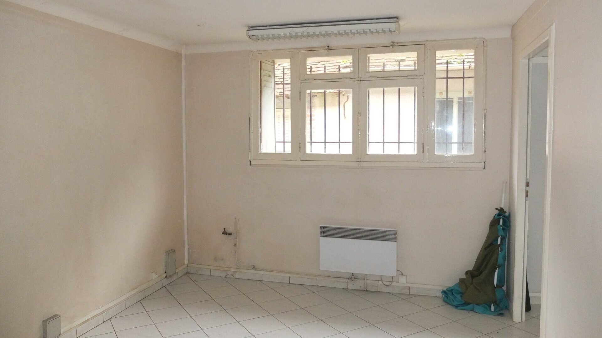 CHABRIS - LOCAL COMMERCIAL 88m² photo 5