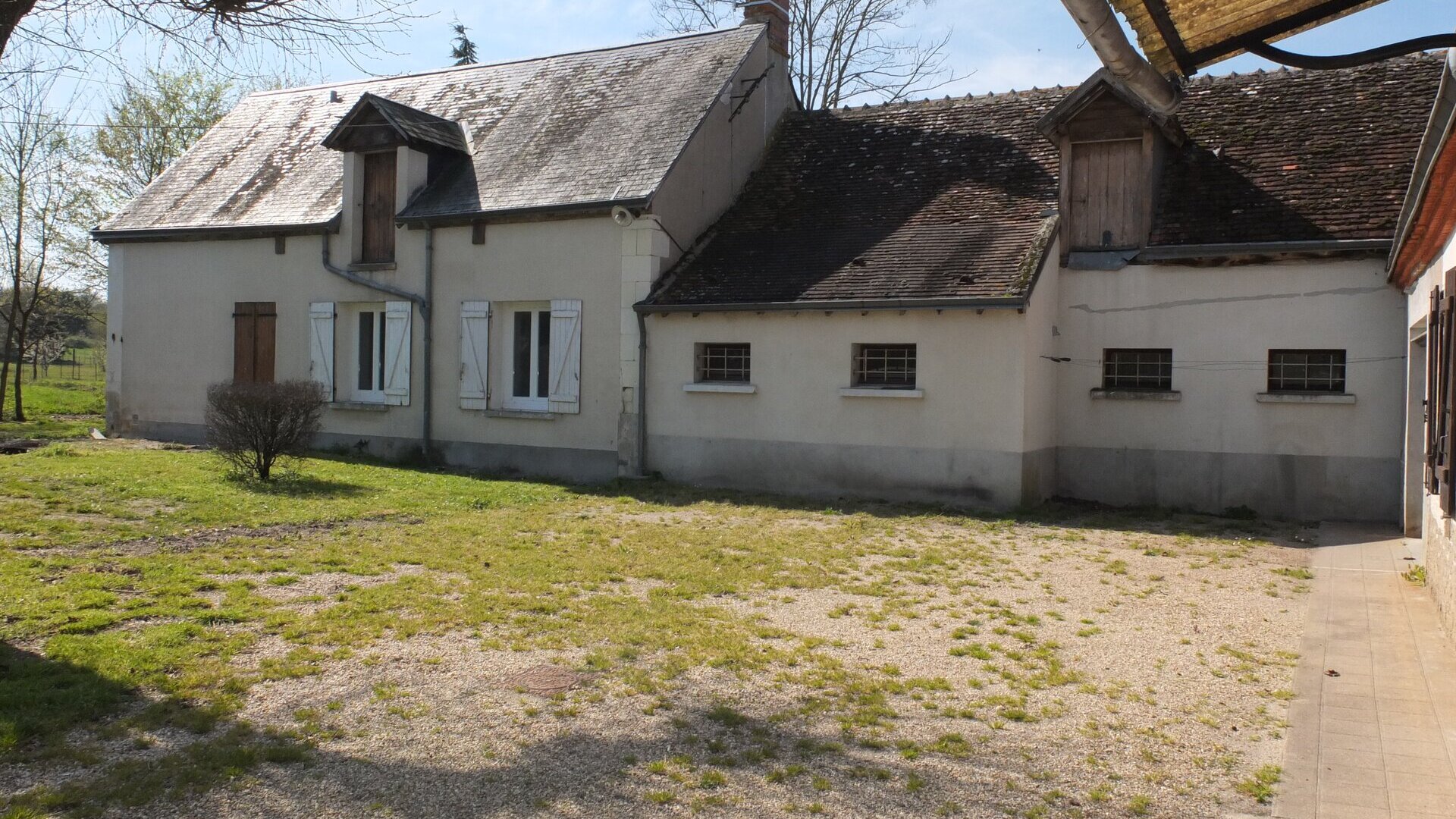 CHABRIS - Ensemble immobilier photo 3